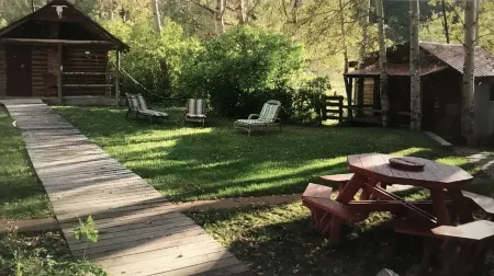 Moonlight Cottage “Howdy” in Idaho Countryside, Sleeps 6