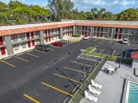 Red Roof Inn Ft Pierce - parking