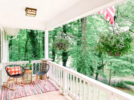 Hilltop Boho Bungalow close to Lake Blue Ridge and Downtown Blue Ridge