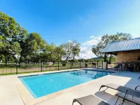 Casa Pacana - Private Frio Canyon Resort-Type Property w/Views! Hotels in Real County