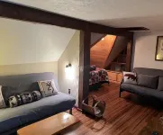 Spacious Pet Friendly home near Lake & Golf Course-Sleeps 20