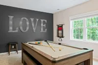 Pet Friendly Mountain Getaway, Closet to Everything