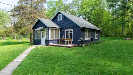 Whimsical Woodland Cottage in Stone Ridge NY
