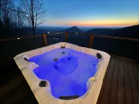 Live the High Life! Views, Hot Tub, Pup Friendly!