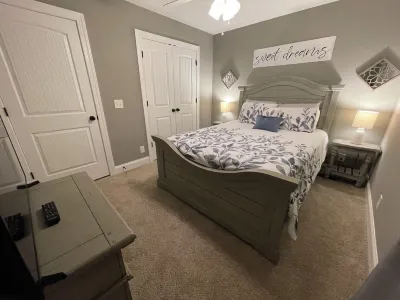 NEW 4 Bdrm house in Shelbyville - great neighborhood, 2 mi to Cooper Steel Arena Hotels near Shelbyville Recreation Center