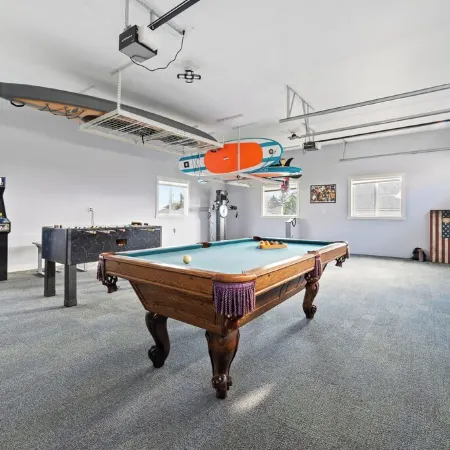ISLAND OASIS - Immaculate & Newer 3BR/3BA home + GAME ROOM. Ice Fishing/Skiing++