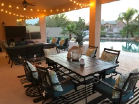 Resort Living! Quiet Lakefront Home. Pool, large shaded patio, fishing, sleeps 9