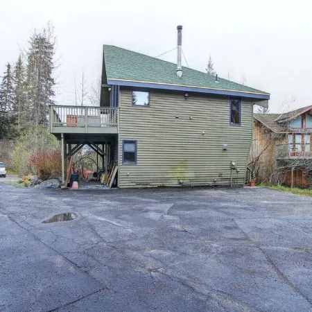 Alaskan Cabin Escape with Hot Tub!