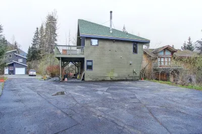 Alaskan Cabin Escape with Hot Tub! Hotels in der Nähe von Round House Museum