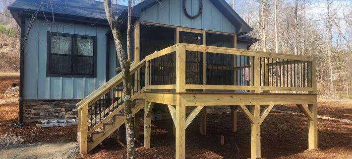 Peacefull River Home Hotels in McDowell County