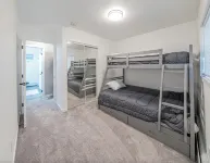 Newly remodeled home in Anchorage U-Med District Hotels near Flattop Mountain