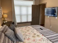 LOVELY 2 Bedroom Fully Furnished w/ Laundry