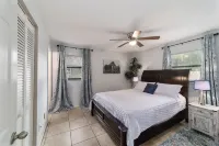 Relax & unwind comfortably at La Casita, located close to all the attractions. Hotel in zona World Equestrian Center