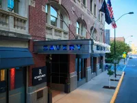 Renaissance des Moines Savery Hotel Hotels near Robert D. Ray Asian Garden
