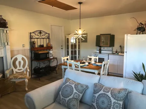 Private Cozy Studio in Navarre FL 納瓦拉酒店
