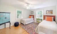 Siesta Key Escape / 2 Br + Den / Pool & Gulf Views
