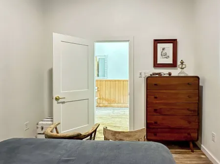 2E Historic Square View