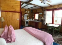 Gorgeous mountain views and private!