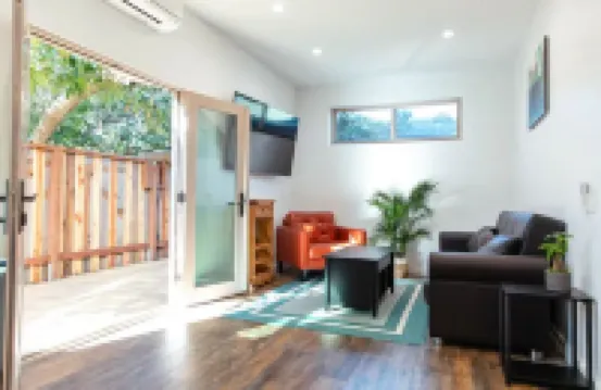 Cozy Casa. 1 mile from the beach/downtown.
