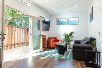 Cozy Casa. 1 mile from the beach/downtown.