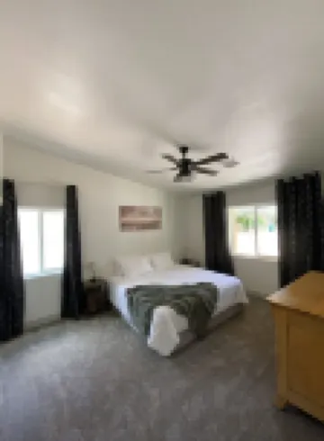 Centrally located! 30 mins to Pines or Petrified Forest. Family-friendly.