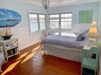 Maine Waterfront Cottage: Nestled on an acre of land, with 500ft of shore front