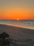 Beachfront One Bedroom Condo with a Pool/2 nights or 7 nights. Pet friendly!