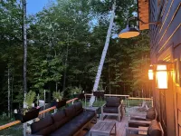 Ski house less than one mile from Sugarbush! Hotels in Fayston