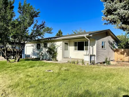 Idahome Love, newly renovated 4 bedroom 2 bath home ready for your stay.