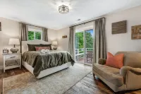 Serenitee Cottage at Mountain Glen Community- Newland, NC  GOLF and Pickle Ball!