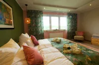 Vacation apartment Maar-Idyll, quiet, modern vacation apartment with freedom of movement Hotel a Schalkenmehren