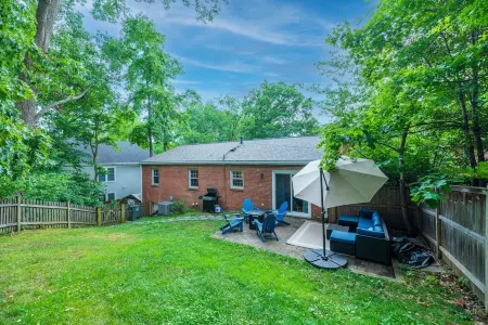 Arlington Beautiful Home - 4 Bed/3 Bath Home, Sleeps 10, Approx 10 Mins DC