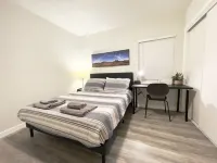New 3 BR, Gated Parking, Sleep 8, Walk to BLVD Hotels in Lancaster