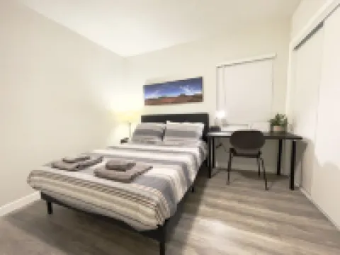 New 3 BR, Gated Parking, Sleep 8, Walk to BLVD