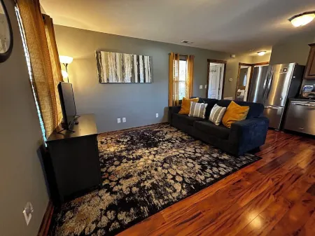 The Bungalow at WAFB/Knob Noster pet friendly Отели в г. Johnson County