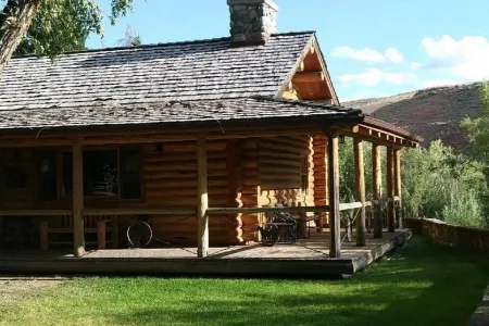 Welcome to the Log Lodge