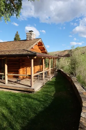 Welcome to the Log Lodge