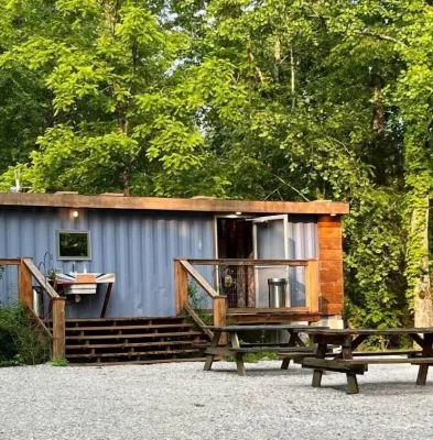 Stylish Skoolie Lake Cumberland