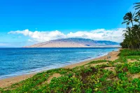 BEST LOCATION IN KIHEI!  Incredible Lani, Pool & beach!  2 bd, 2 bath, grd floor