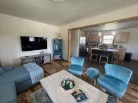 On the Chain, near downtown, close to trails, private dock, dog-approved! 🌊 🌞 🐶