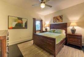 Three Blocks to Park Ave, 2 Blocks to WP Village!!!