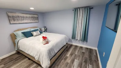 A Cozy and Modern Apartment in Northwest DC - Free Private Parking Hotels in Catholic University-Brookland