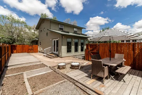 Refreshed downtown home. Easy walk to Main St!