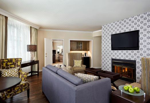 더 알곤킨 리조트 외부 전경