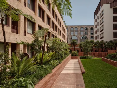 The EVE Hotel Sydney Отели рядом с достопримечательностью «Библиотека Грин сквер»