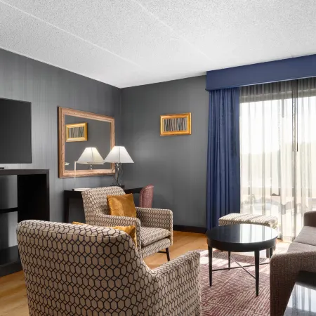 DoubleTree by Hilton Hartford - Bradley Airport