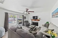 4-bedroom house w/4th room as private separate suite w/POOL
