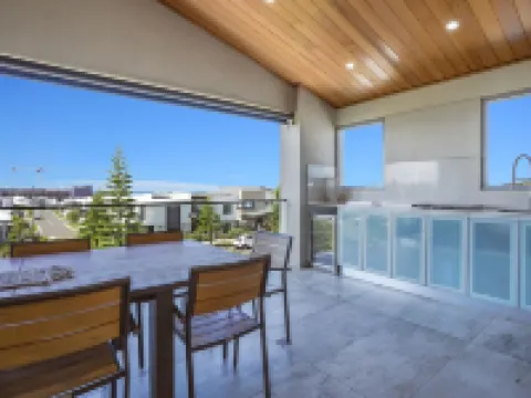 Entire Ocean View Shell Cove Mansion - Sleeps 16 guests 5 minute from the beach! 쉘하버 호텔