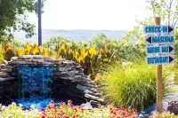 BREATHTAKING LAKE VIEW- UPPER LEVEL - TWO MILES FROM SILVER DOLLAR CITY