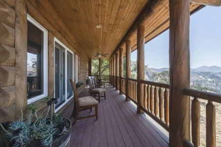Mountain Cabin/Pine Flat Lake/Kings Canyon/Sequoia National Park/Yosemite